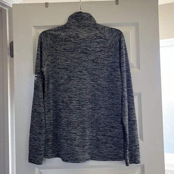 SOLD ⭐️ACC Underarmour quarter zip NWOT - Picture 6 of 7